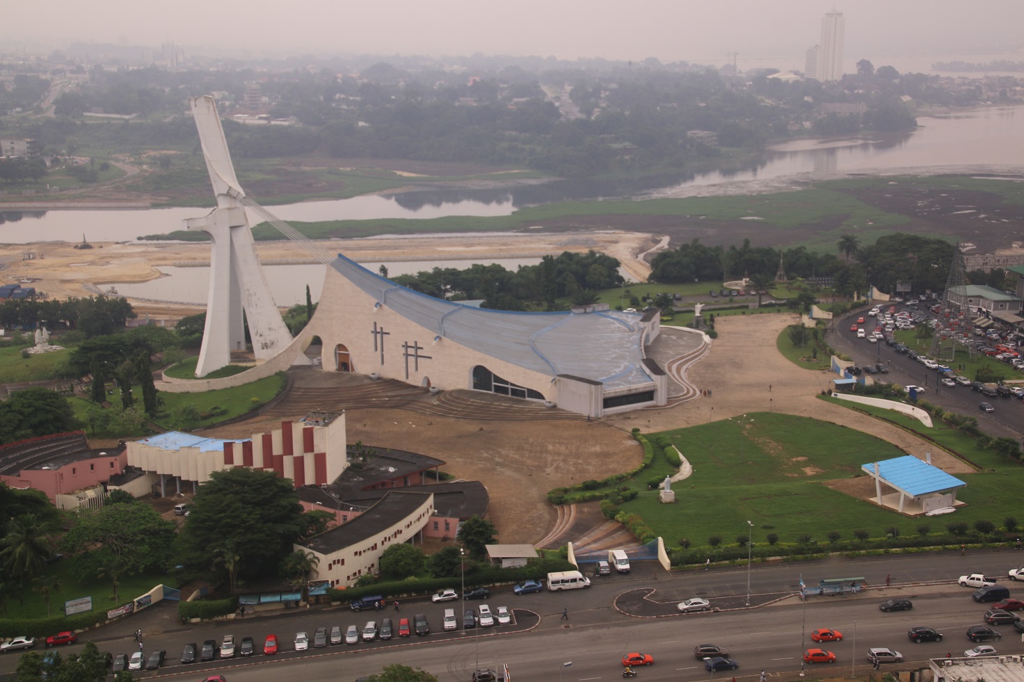 Créer son entreprise aujourd'hui en Côte d'Ivoire  Libre Tribune