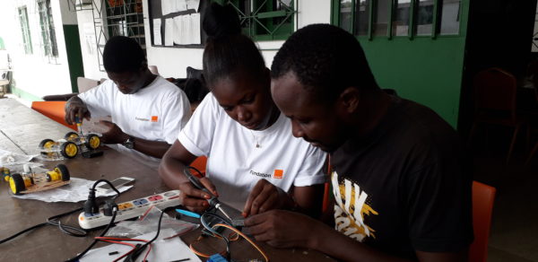 Article : Éducation numérique, la Fondation Orange CI équipe Baby Lab